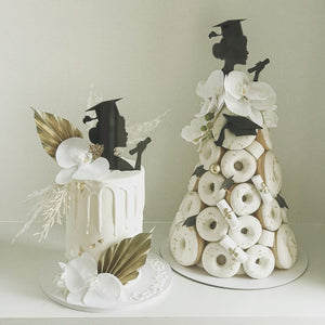 
            
                Charger l&amp;#39;image dans la visionneuse de la galerie, Graduation Cake With Donut Tower
            
        