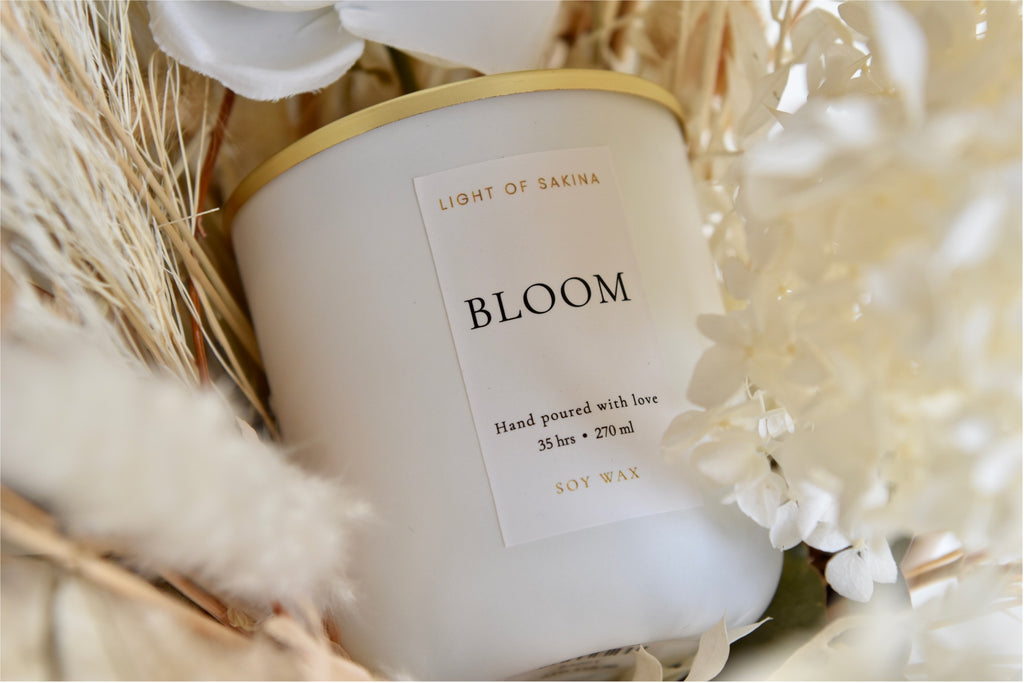 شموع معطرة بالزهور