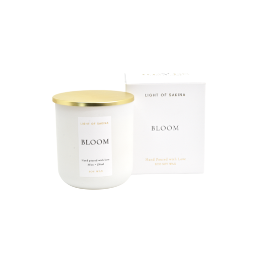 شموع معطرة بالزهور