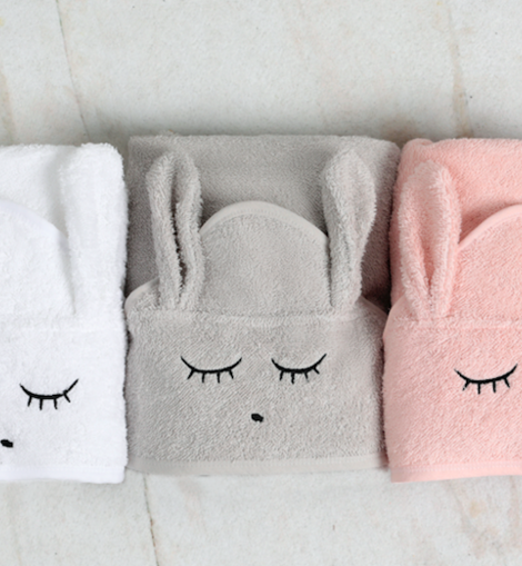 
            
                Load image into Gallery viewer, Cute Hooded Towel
            
        
